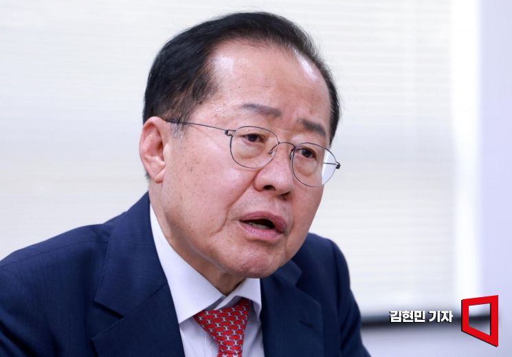 尹·韓 동시 직격한 홍준표 "정치 검사 두 명 단죄의 날"