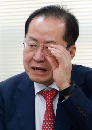 홍준표 전 대구시장이 국민의힘 대선후보 재선출 두고 작심비판했다.