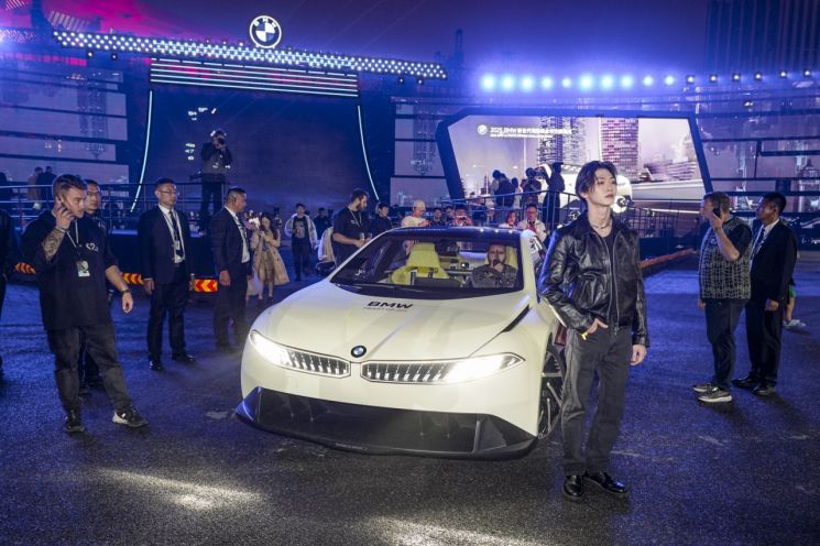 BMW 그룹의 고성능 시험 차량 ‘BMW 비전 드라이빙 익스피리언스'. 한국자동차기자협회 공동취재단 제공