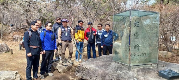 금정산 자연의 비밀 풀어줄 열쇠는 그의 손에… '숲길등산지도사'가 뛴다