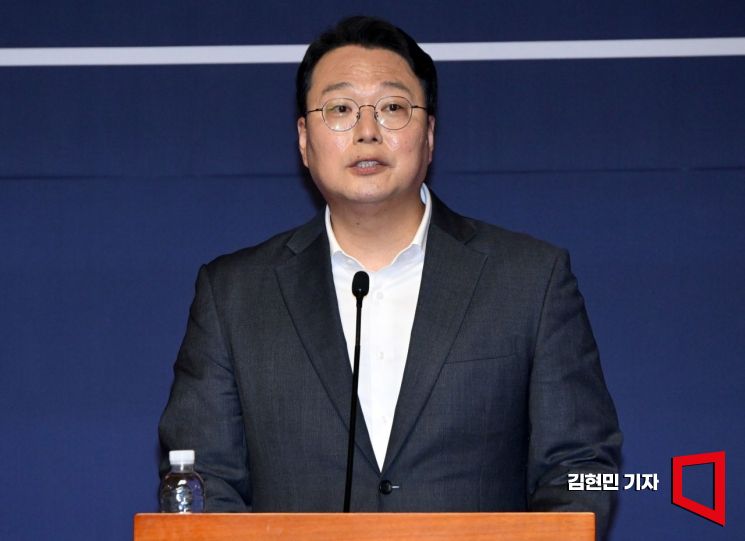 천하람, '윤버지' 사진에 "8대 0으로 져놓고…尹, 얼마나 외롭고 비참한가"
