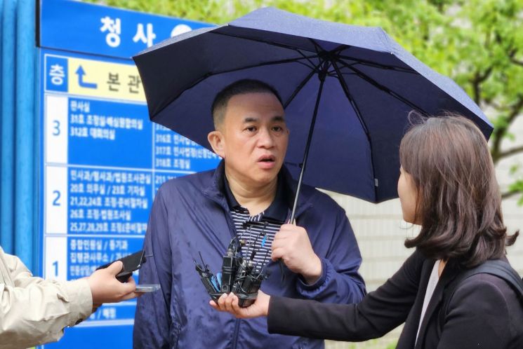 명태균 "홍준표한테 돈 안 받아" … '수표 2장' 공방 예고
