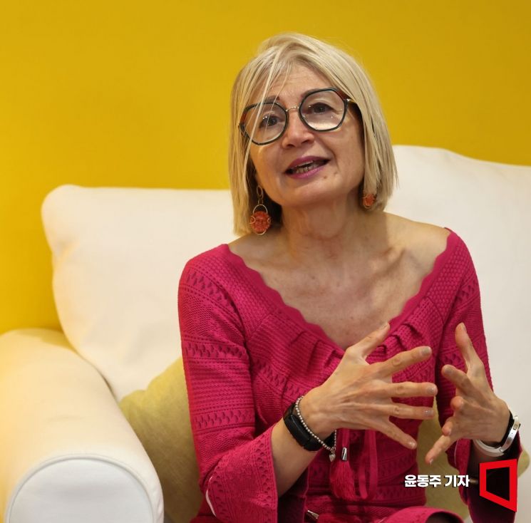 [주한 대사를 만나다]"韓·伊, STEM 적극 협력해야…여성 참여 확대가 혁신 이끌 것"