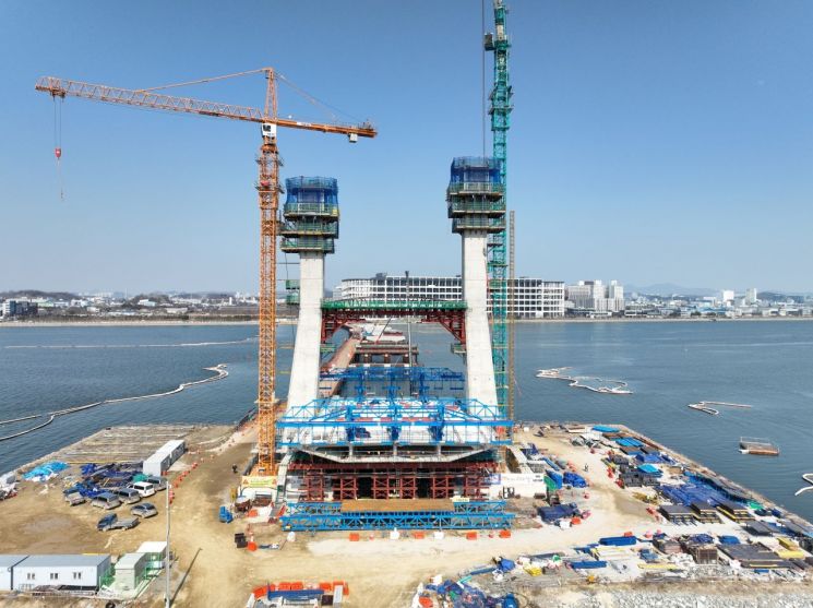 송산그린시티~시화MTV 연결도로는 2023년 2월 착공해 현재 37% 가량 공정이 진행됐다. DL이앤씨 제공.