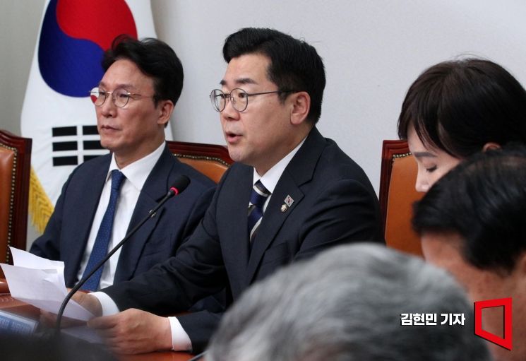 [포토] 민주 박찬대 “더 강한 ‘내란 특검법’, 조속히 재발의할 것”