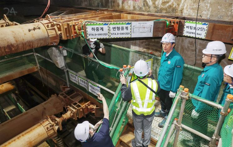 [포토] 오세훈 시장, 지하 공사장 안전점검
