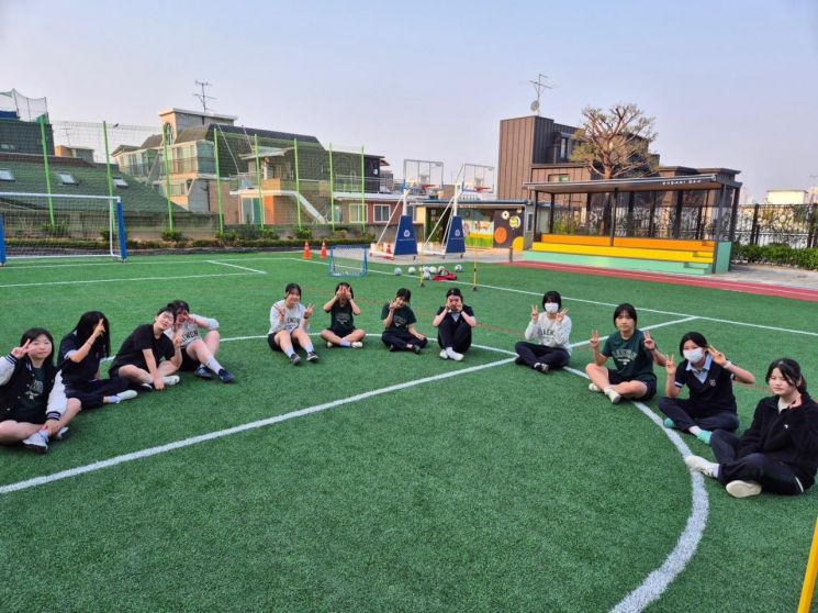 광진구, 대원여자고등학교 운동장 인조잔디 조성