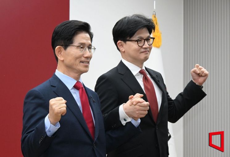 [포토] 국힘 2차 경선 '맞수토론', 한동훈-홍준표 쌍방 지목