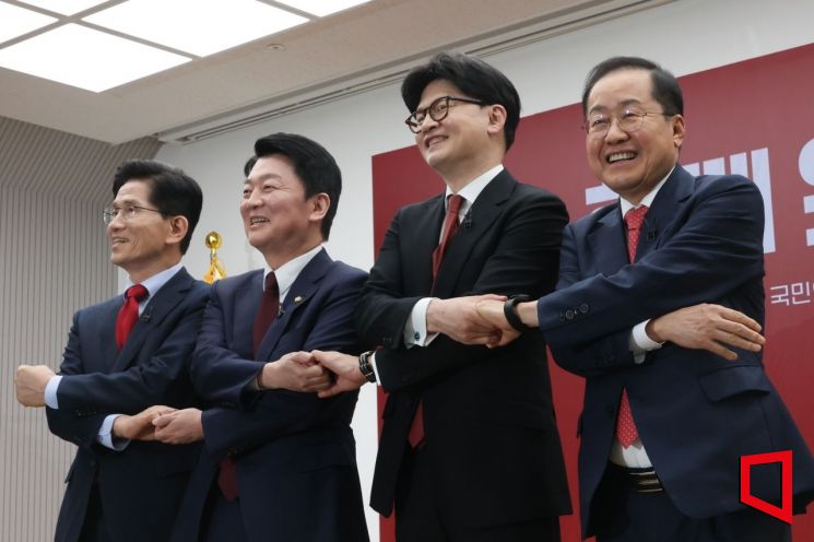 [포토] 국힘 2차 경선, '찬탄-반탄' 맞불...한동훈-홍준표 3차례 격돌