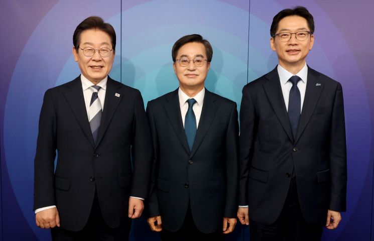 이재명 "내란종식, 직접민주주의 강화해 꿈도 못 꾸게 만들어야"