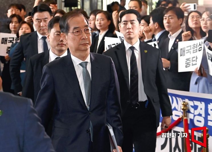 [포토] 국회 들어서는 한덕수 대행