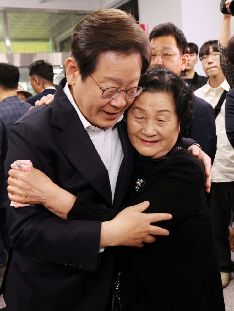 이재명 "'5.18 광주 정신', 반드시 헌법 전문에 게재해야"