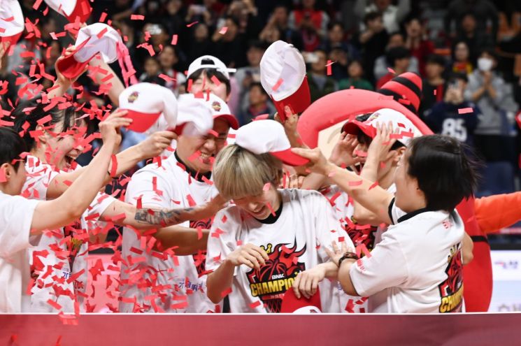 BNK썸 여자프로농구단, 창단 첫 챔피언결정전 우승 기념 팬 미팅 개최