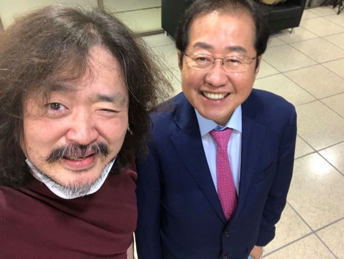 "尹·李 다 품어야" 지지자 제안…홍준표 "김어준 방송도 나가볼 것"   