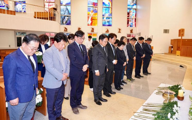 [포토] 강기정 광주시장, 프란치스코 교황 조문