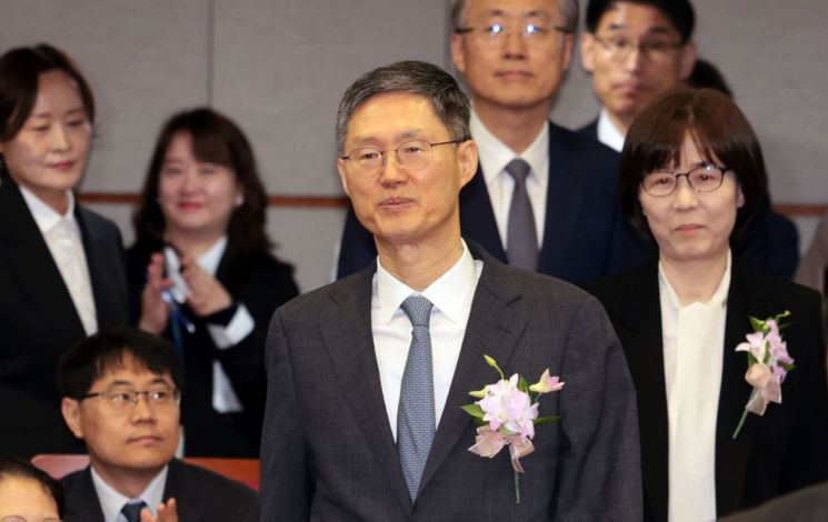 문형배, 블로그서 "대통령-국회 갈등, 해결 방도 없다"