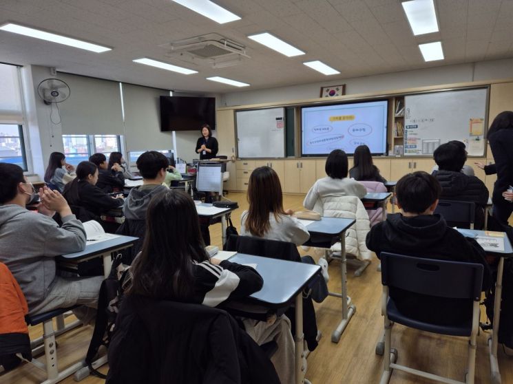 우리 아이 스마트폰과 거리두기 어떻게 해야 할까?