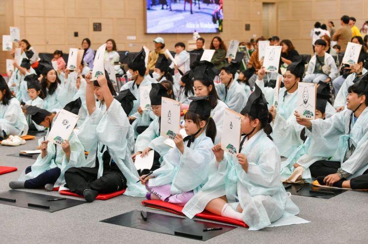 영주시가 '2025영주 한국선비문화축제'를 문정둔치와 선비촌 일대에서 개최한다.