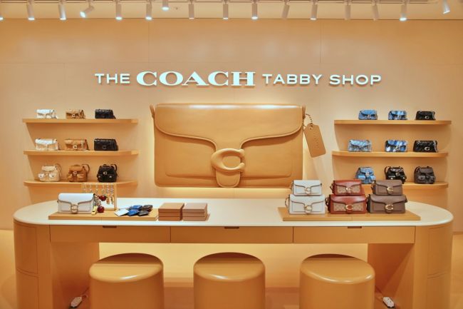 Gwangju Shinsegae Opens Pop-Up Store for Brand "Coach"
