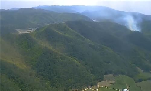 27일 오전 경북 청송군 부남면 양숙리 야산에서 원인 미상의 화재가 발생했다. 산림청