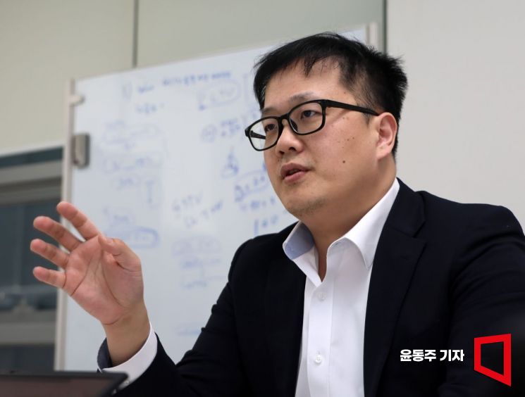 [AI혁명](151)피치에이아이, AI로 매장 앞 광고도 맞춤형으로