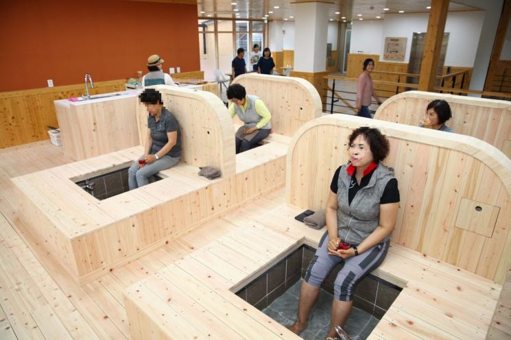 광양 휴양림 ‘힐링 명소’ 족욕장. 광양시 제공