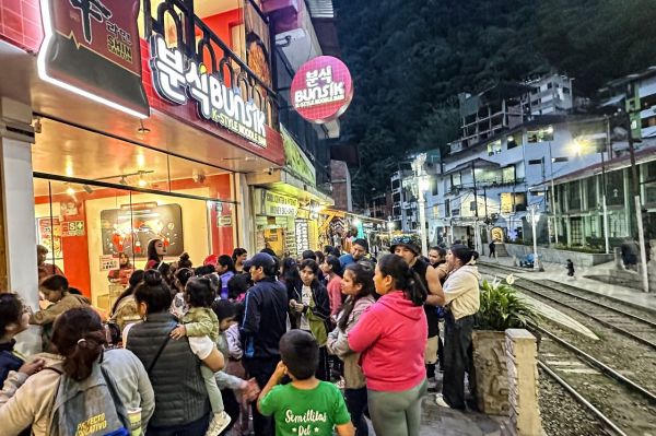 페루 마추픽추에 자리 잡은 '신라면 분식'. 농심