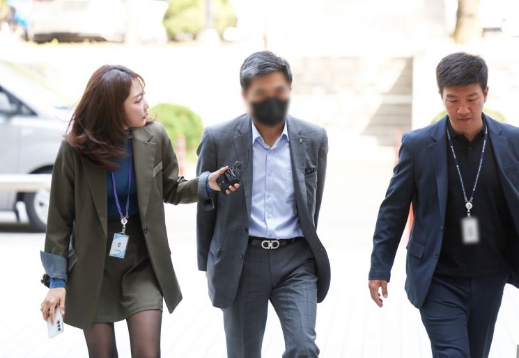 영장실질심사 출석하는 기업은행 부당대출 의혹 직원. 연합뉴스