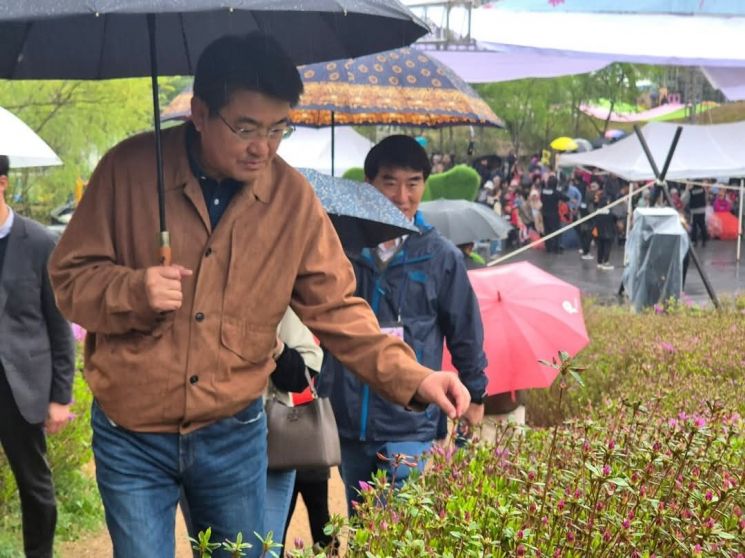 '불암산 철쭉제' 성공 오승록 노원구청장 철저한 '냉해 준비' 있었다