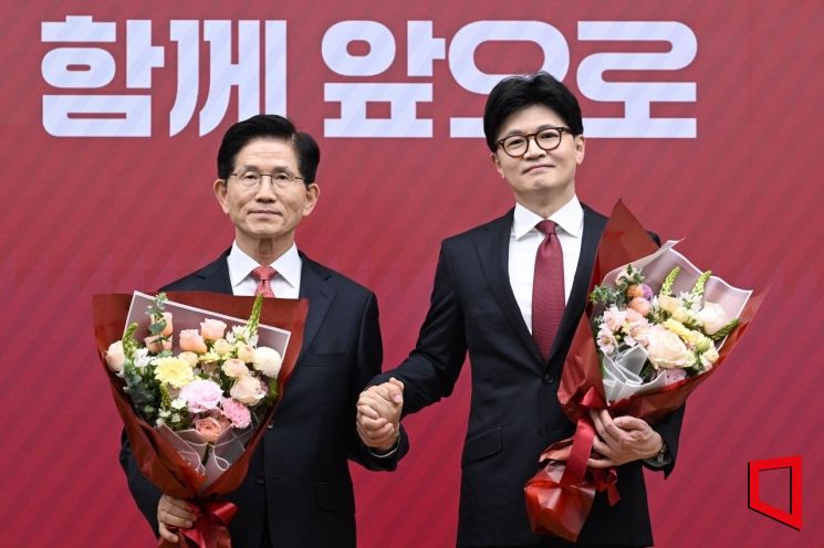 [포토] 김문수 vs 한동훈... 국민의힘 경선 결선서 맞대결