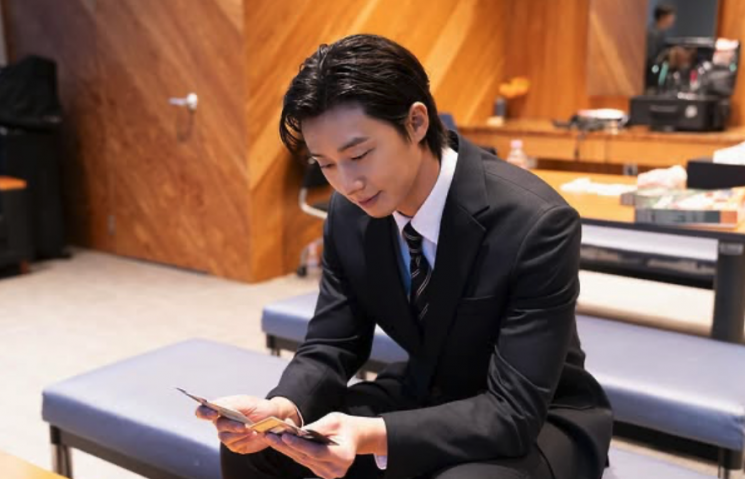 배우 박서준이 기부를 통해 어린 나이에 뇌종양을 앓는 소중한 생명을 도운 사연을 공개했다. 29일 박서준은 사회관계망서비스(SNS)에 자신이 받은 손편지 사진을 올렸다. 박서준 인스타그램
