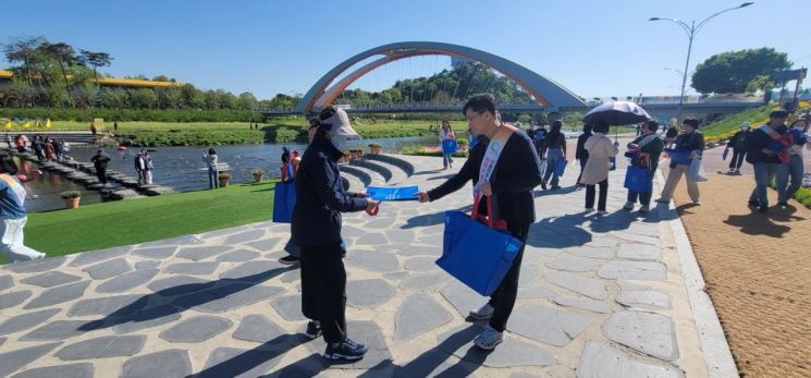 [포토] 화순군, 봄꽃 축제기간 '도로명주소' 홍보