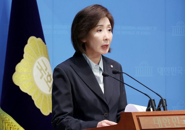 나경원, 김문수 지지선언…"국민 삶 지킬 검증된 지도자"