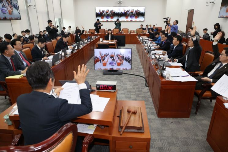 법사위, 내란·김건희 '쌍특검법' 법안심사소위 회부