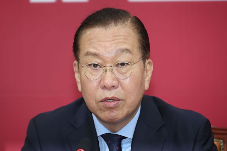 국민의힘 권영세 비상대책위원장이 1일 국회에서 열린 비상대책위원회의에서 발언하고 있다. 연합뉴스