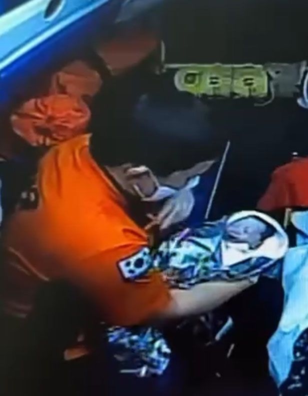 출발 10분도 안돼 "아기 나올 것 같다"…30대 임산부, 구급차서 출산