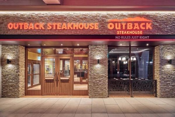 한강뷰 다이닝…아웃백, 강동아이파크더리버점 오픈