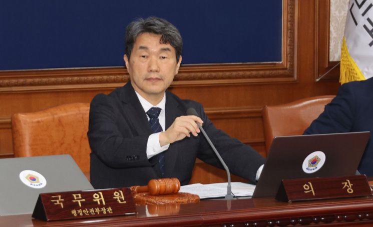 李대행 "모두가 권한대행이란 자세로 국정 챙겨야"