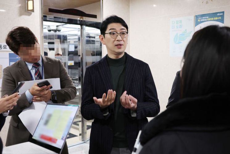 국민의힘 "李 아들 도박 자금 출처 수상...조세포탈 혐의 고발"