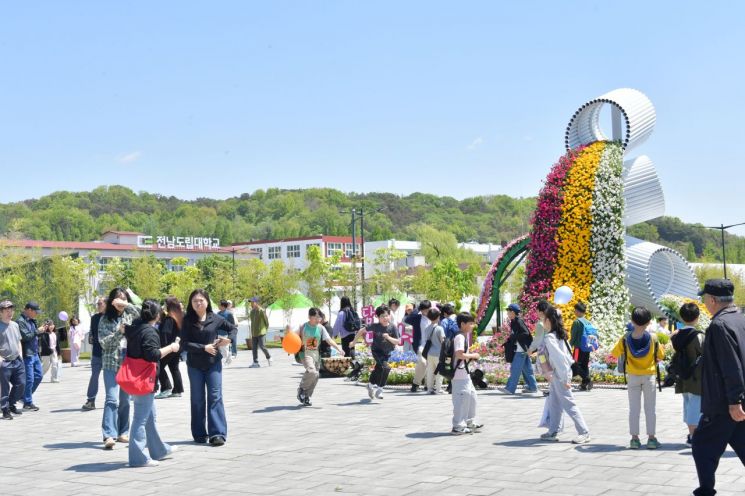 [포토] 담양대나무축제, 가족단위 관람객 '북적'