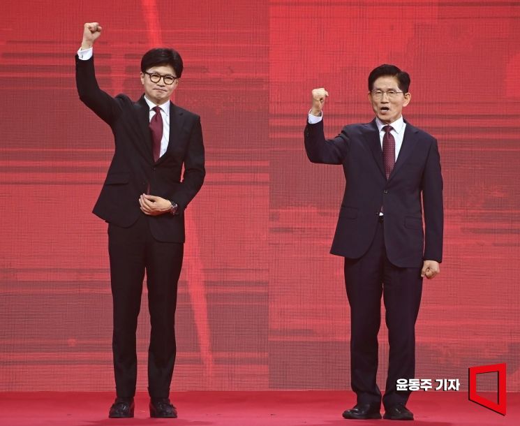 [포토] 파이팅 외치는 김문수·한동훈