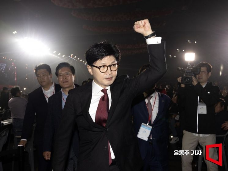 한동훈 국민의힘 대선 경선 후보가 지난 3일 경기 고양시 킨텍스에서 열린 21대 대통령선거 후보자 선출을 위한 제5차 전당대회에 참석하고 있다. 윤동주 기자