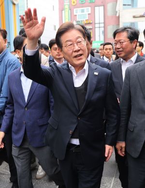 李 "헌법에 '공평한 선거운동 보장'"…대법관 탄핵검토엔 "당 판단 존중" 