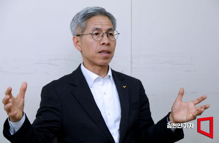 권영국 민주노동당 후보가 지난 2일 서울 중구의 한 사무실에서 아시아경제와 인터뷰를 하고 있다. 김현민 기자