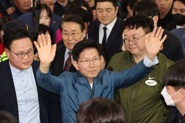 김문수 "당이 공식 대선후보로 인정 안해…단일화에 걸림돌"