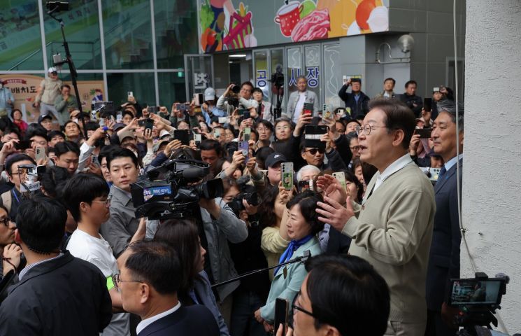 이재명, 파기환송 겨냥 "법률적으로도 죽이려면 죽일 수 있어"