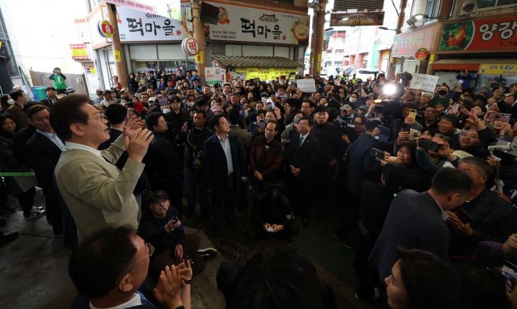 이재명 "2·3차 내란도 국민이 진압할 것"