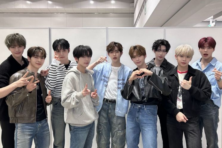 그룹 제로베이스원, 미국 빌보드 4주 연속 진입