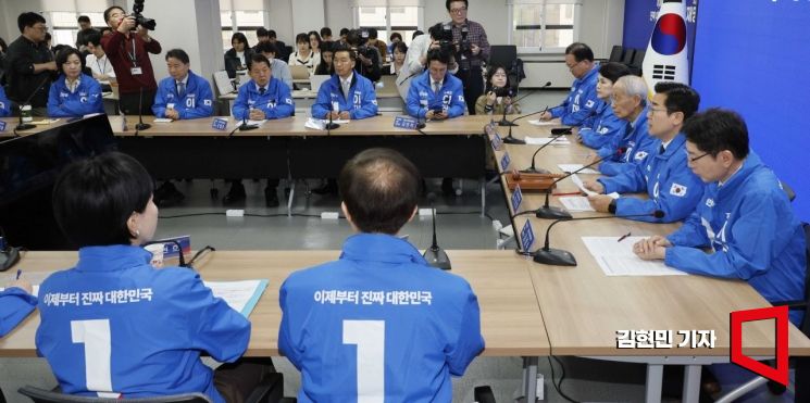 [포토] 박찬대 "국힘, 공식후보는 찬밥 신세…무소속 후보 대놓고 지원"