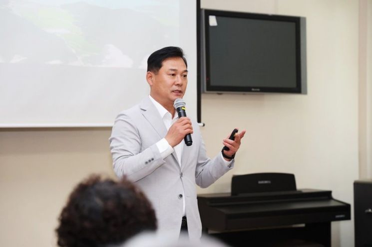 이호성 무안군의회 의장 "군민의 목소리 대변하는 의회 만들겠다"